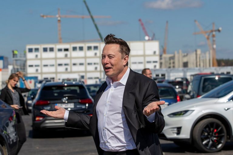 Elon Musk Contemplates Monthly Subscription Fees for X Social Media Amid Ad Revenue Challenges