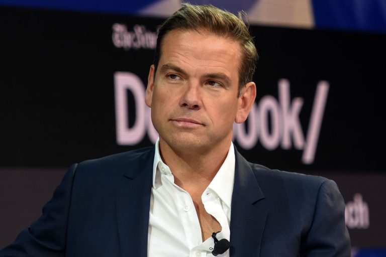 Lachlan Murdoch Takes the Helm as News Corp and Fox’s Sole Leader as Rupert Murdoch Assumes Chairman Emeritus Role
