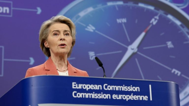 Pres Trump meets with E.U.’s von der Leyen, agrees to lower tariffs to 15%