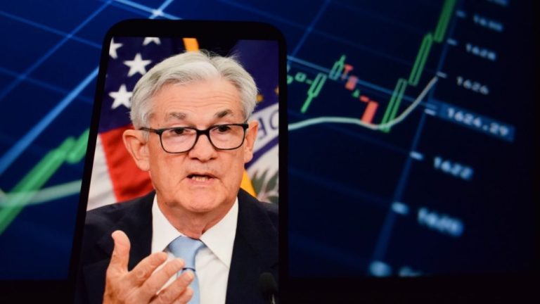 Federal Reserve to hold benchmark interest rates steady despite pressure from White House