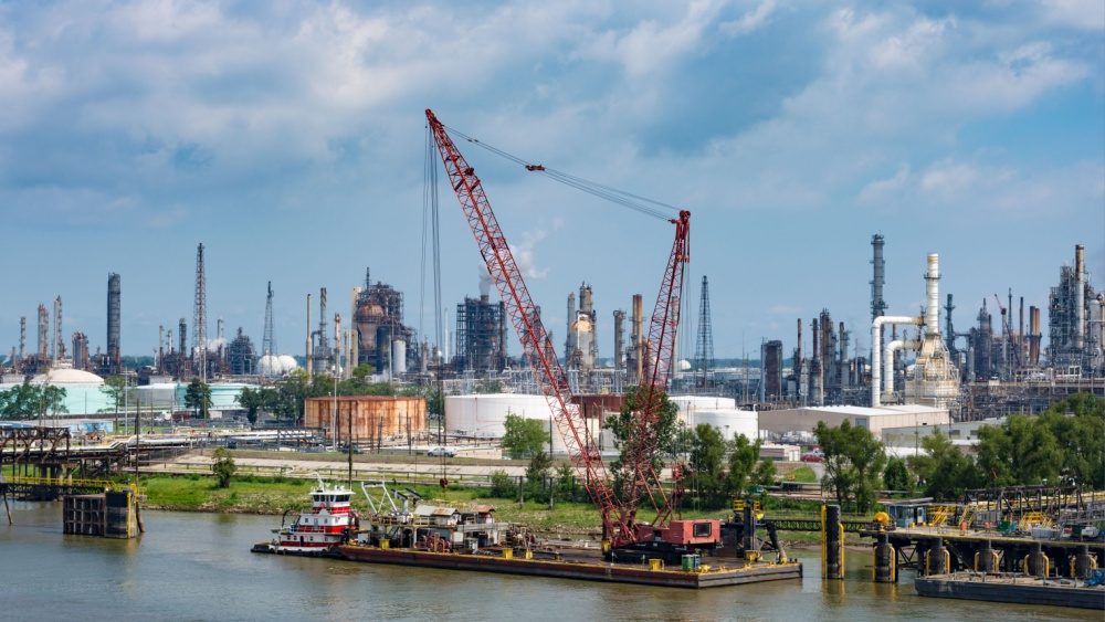 Mandatory evacuation remains after Louisiana plant explosion