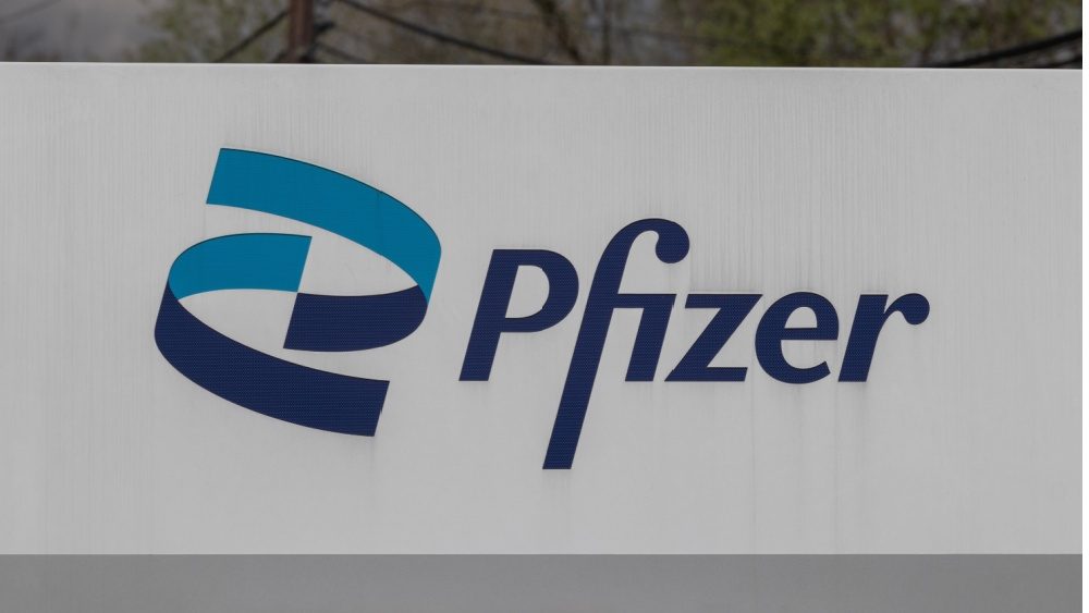 Trump announces Pfizer deal to lower drug prices, launches “TrumpRx” website